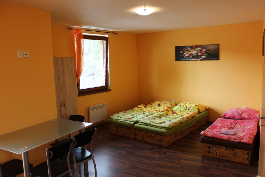 Marine Zavlahy Apartment Hrdejovice Exterior photo